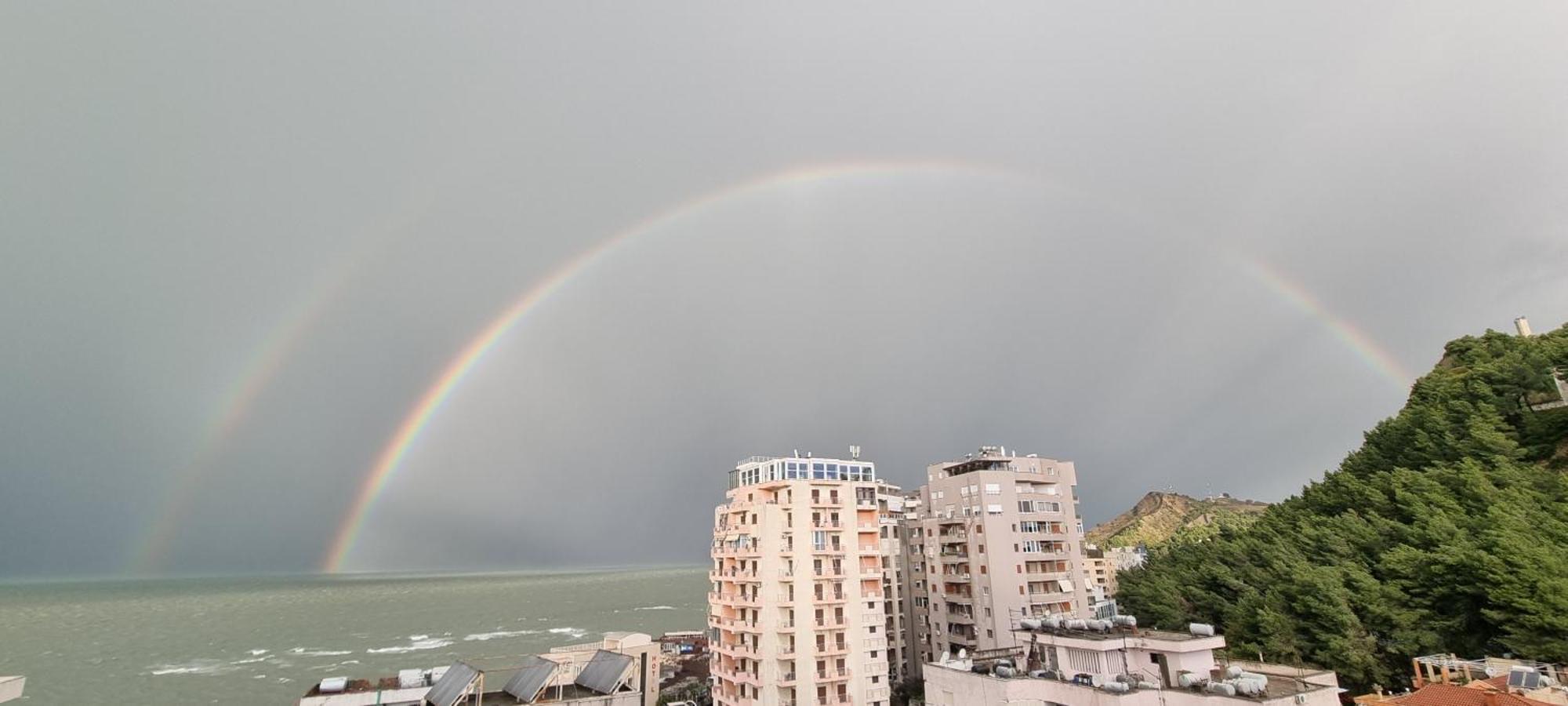Sunset Seaview Apartment Durrës Exteriör bild