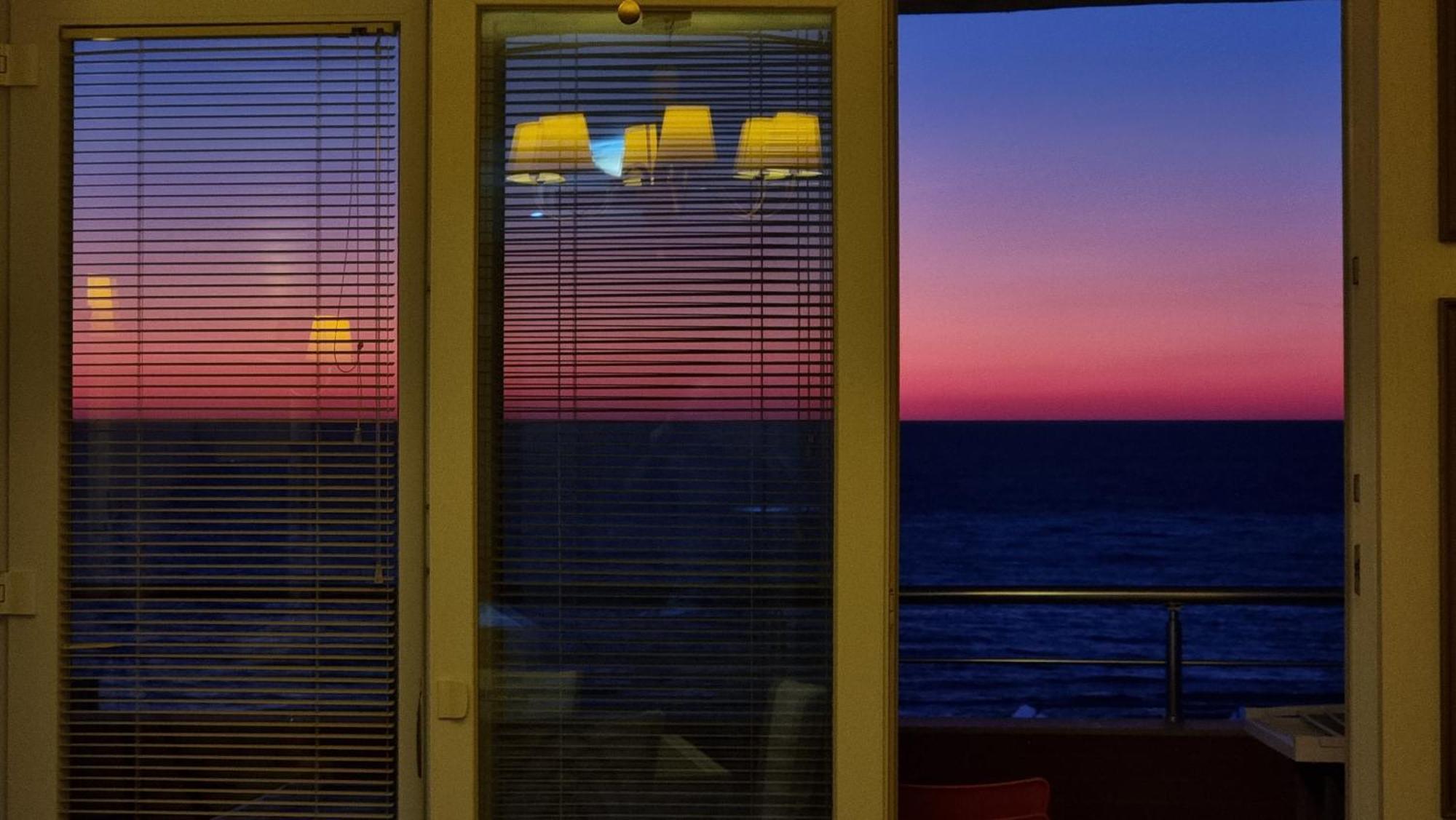 Sunset Seaview Apartment Durrës Exteriör bild